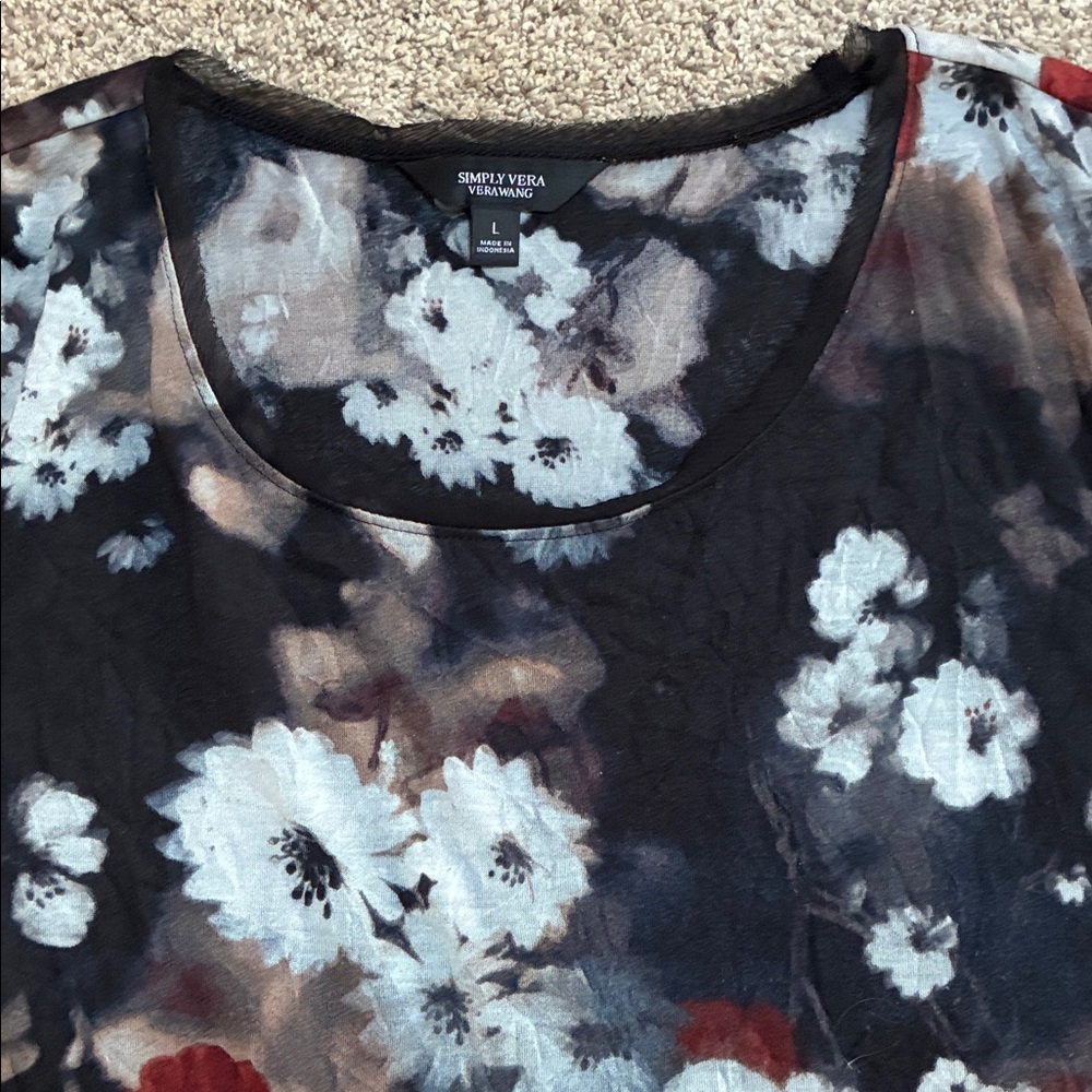 Simply Vera Vera Wang Women’s Black Floral Blouse Size Medium - Picture 4 of 7